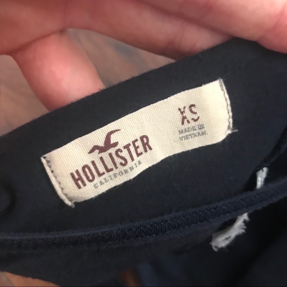❌SOLD❌Hollister Navy Blue Halter Top - Picture 5 of 5